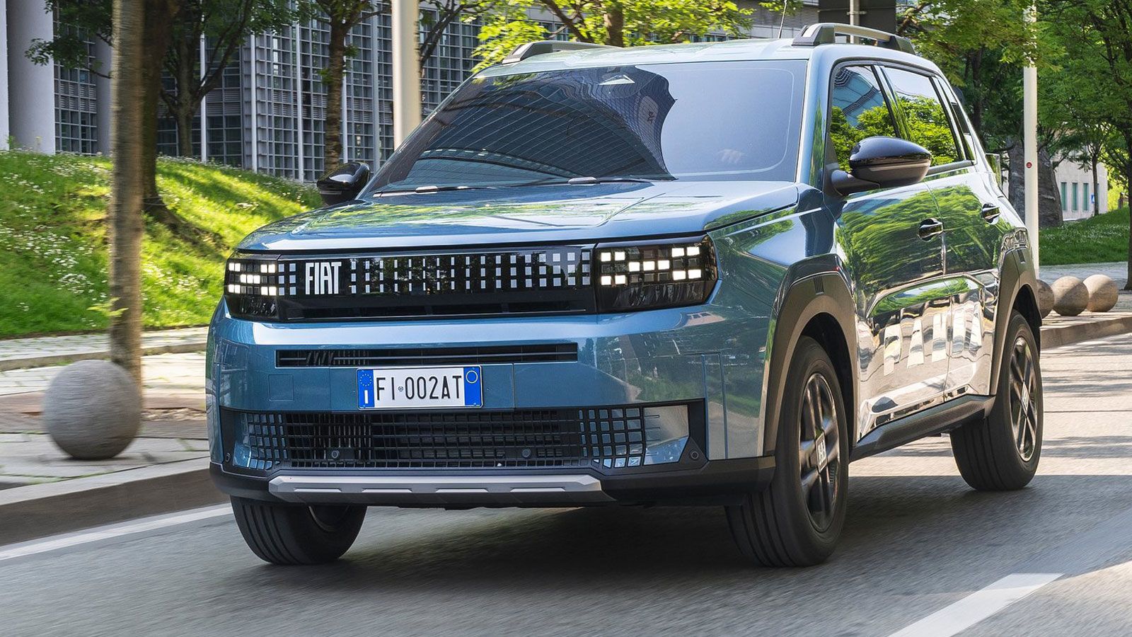 Fiat Grande Panda από 17.590 ευρώ: Ρετρομοντέρνο SUVάκι που συμφέρει ως hybrid στα 21 χιλιάρικα