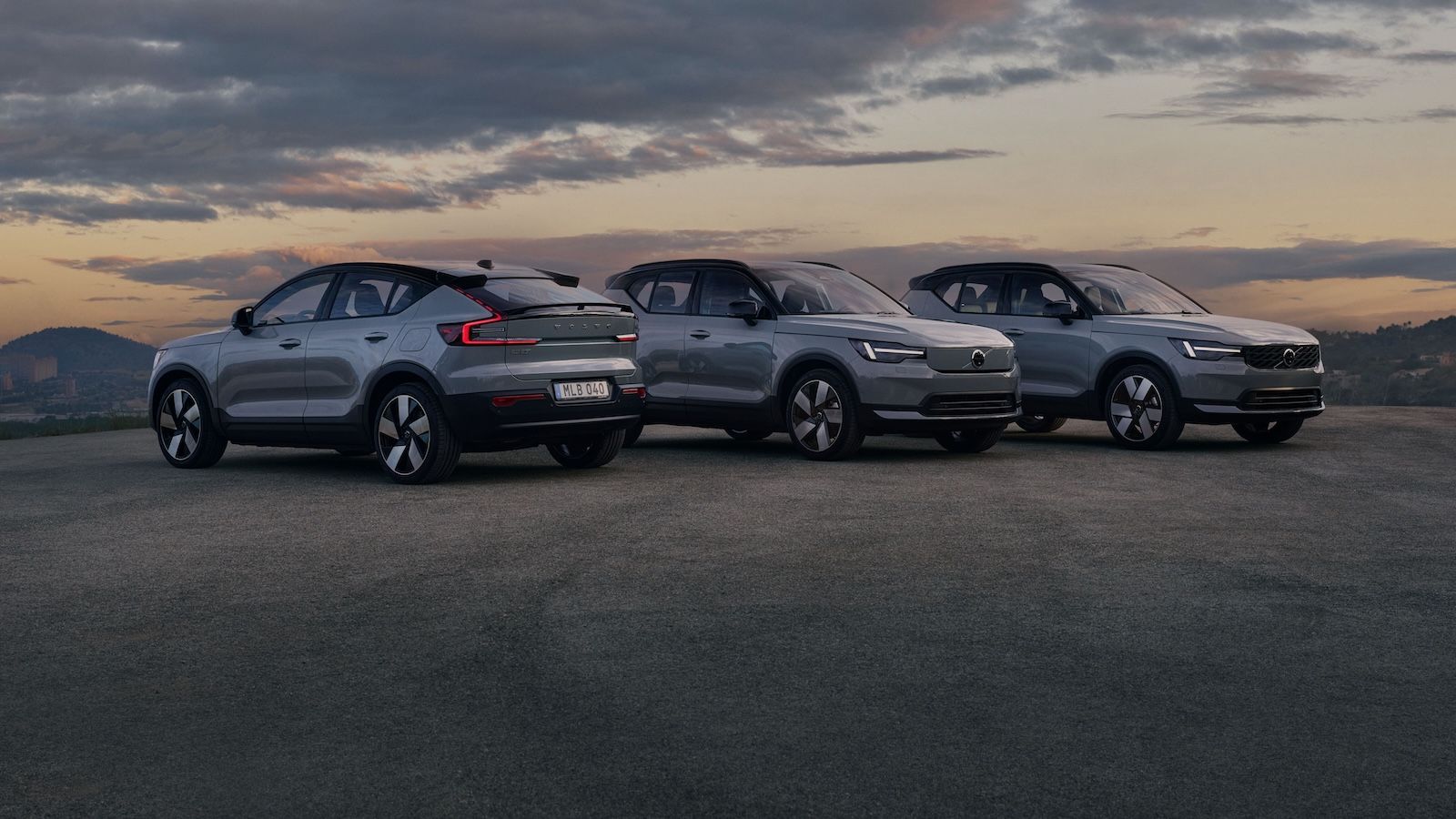 Η Volvo αποκαλύπτει τα ανανεωμένα XC40, EX40 και το coupe-SUV EC40
