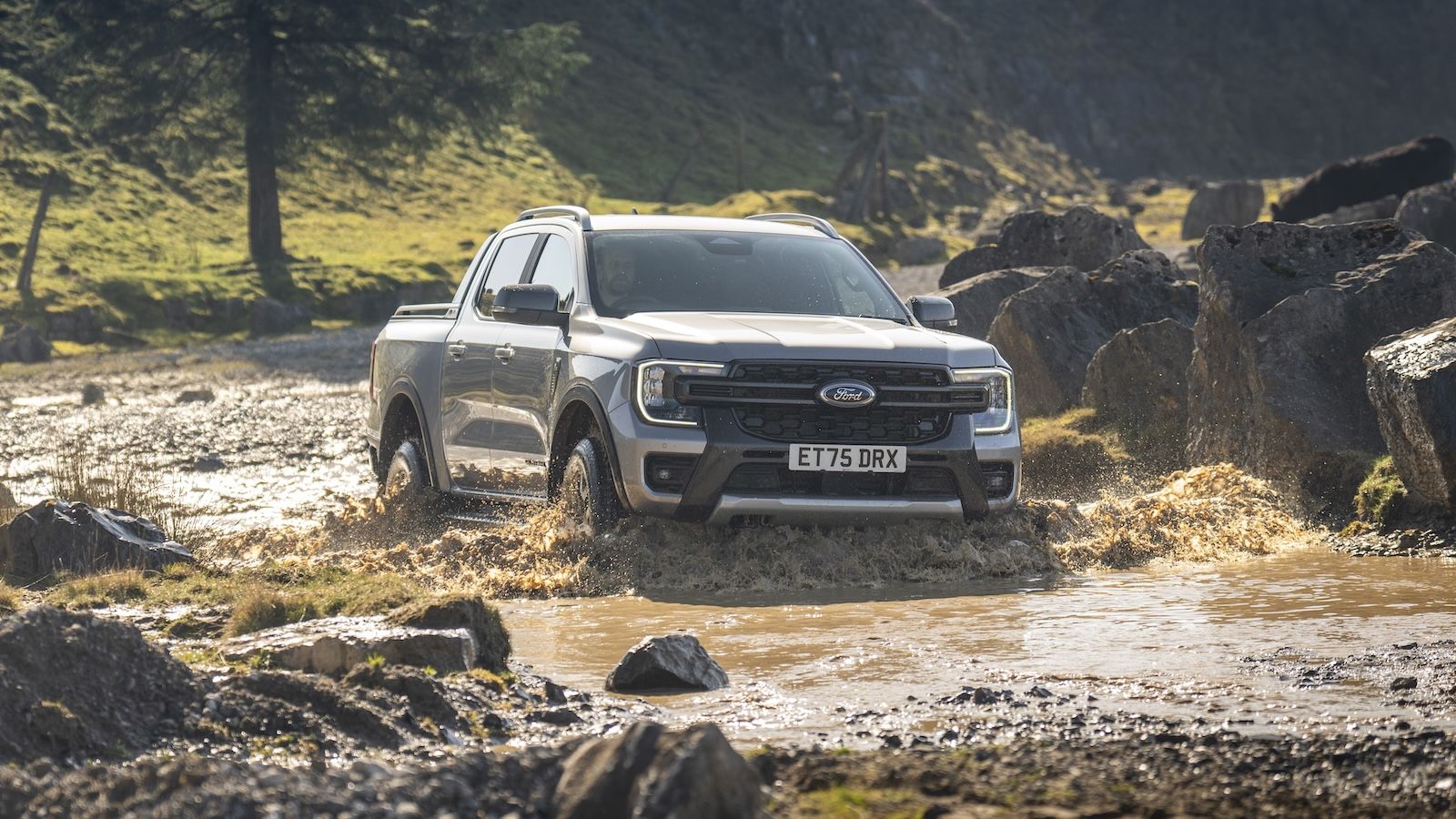 Η Ford έβγαλε το διπλοκάμπινο Ranger με 2 μόνο θέσεις. Γιατί; 