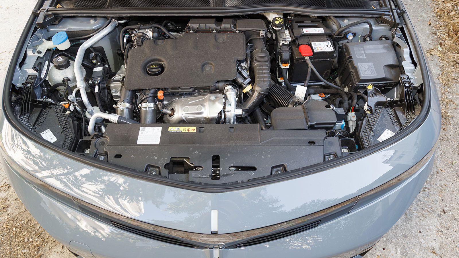 
Ο turbodiesel κινητήρας του 1,5 λίτρου είναι πολιτισμένος σε λειτουργία καθώς ο χαρακτηριστικός diesel θόρυβος έχει περιοριστεί σημαντικά. Έτσι ο κι