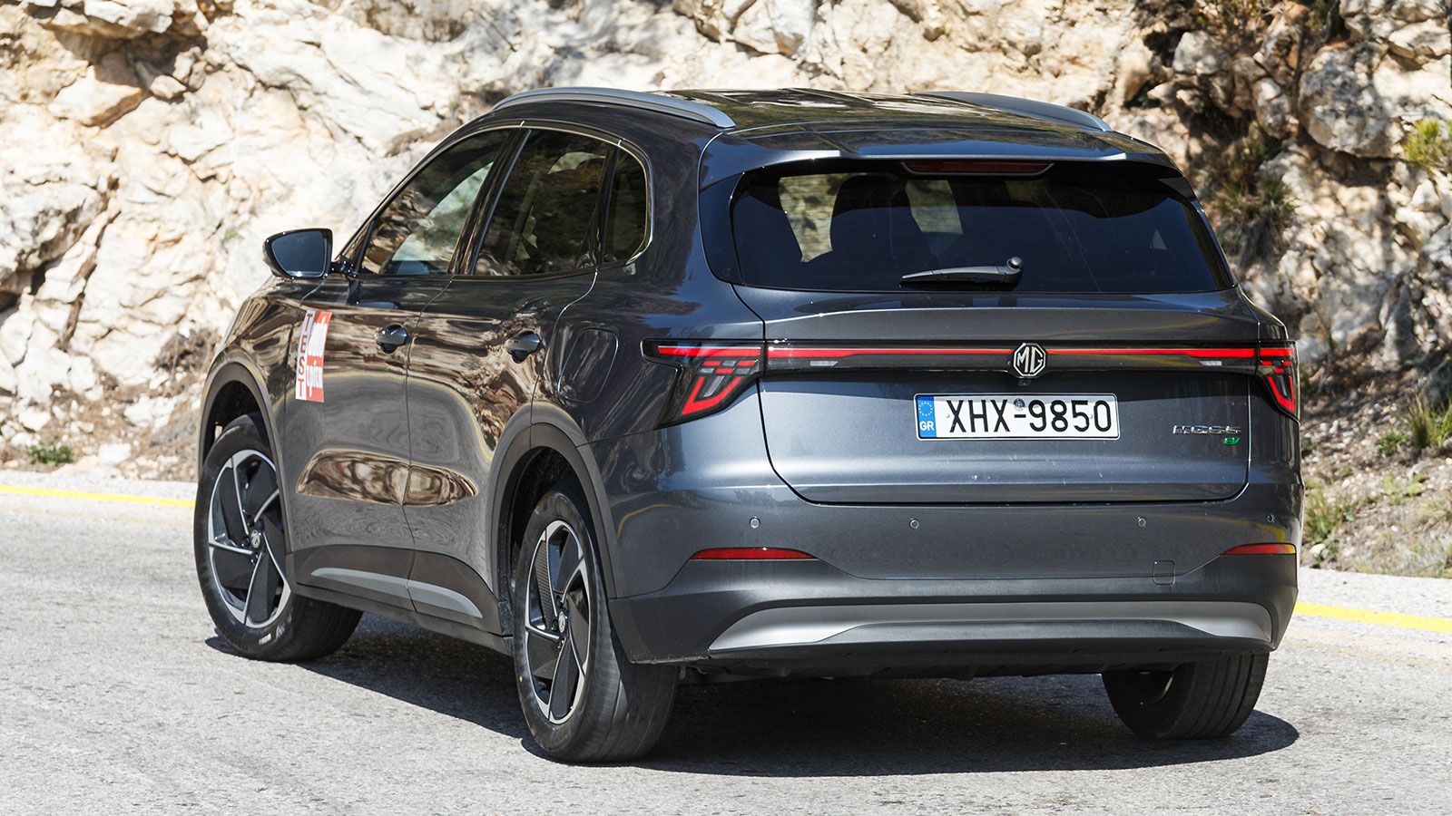 Με μπαταρία 64 kWh και μέση κατανάλωση 17 kWh/100 χλμ., το MGS5 EV προσφέρει πραγματική αυτονομία έως 400 χλμ. με μια φόρτιση.