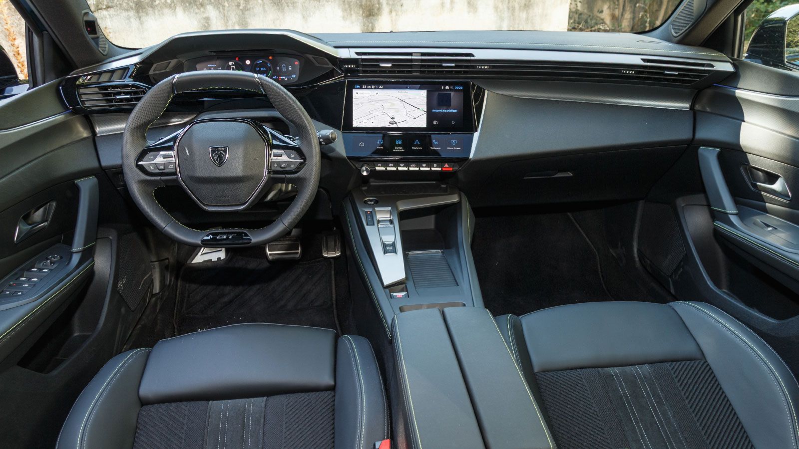 Δοκιμάζουμε το ανανεωμένο Peugeot e-308 των 156 ίππων με την μπαταρία των 58 kWh