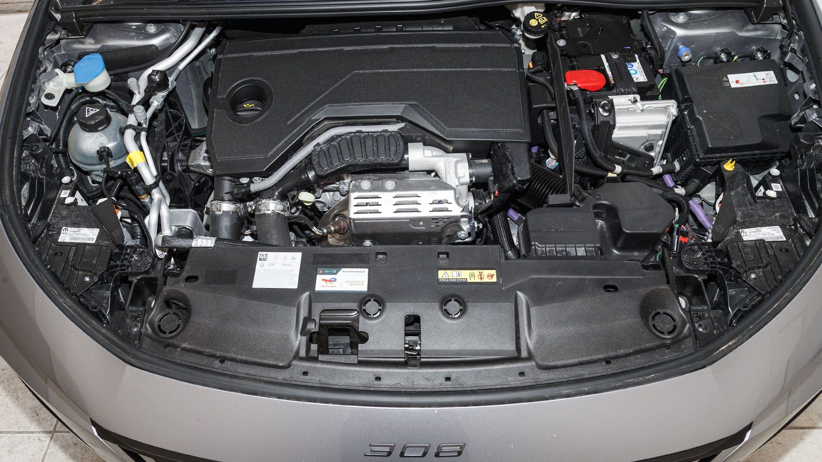 Ο 1,2 λτ. κινητήρας του Peugeot 308 αποδίδει 145 ίππους και προσφέρει πολιτισμένη λειτουργία, καλές επιδόσεις αλλά και εξαιρετικά χαμηλές τιμές κατανά