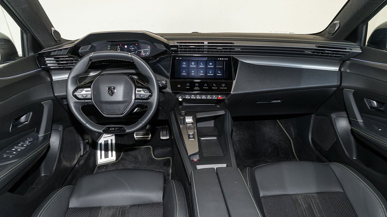 Δοκιμάζουμε το ανανεωμένο Peugeot 308 Hybrid με 145 άλογα