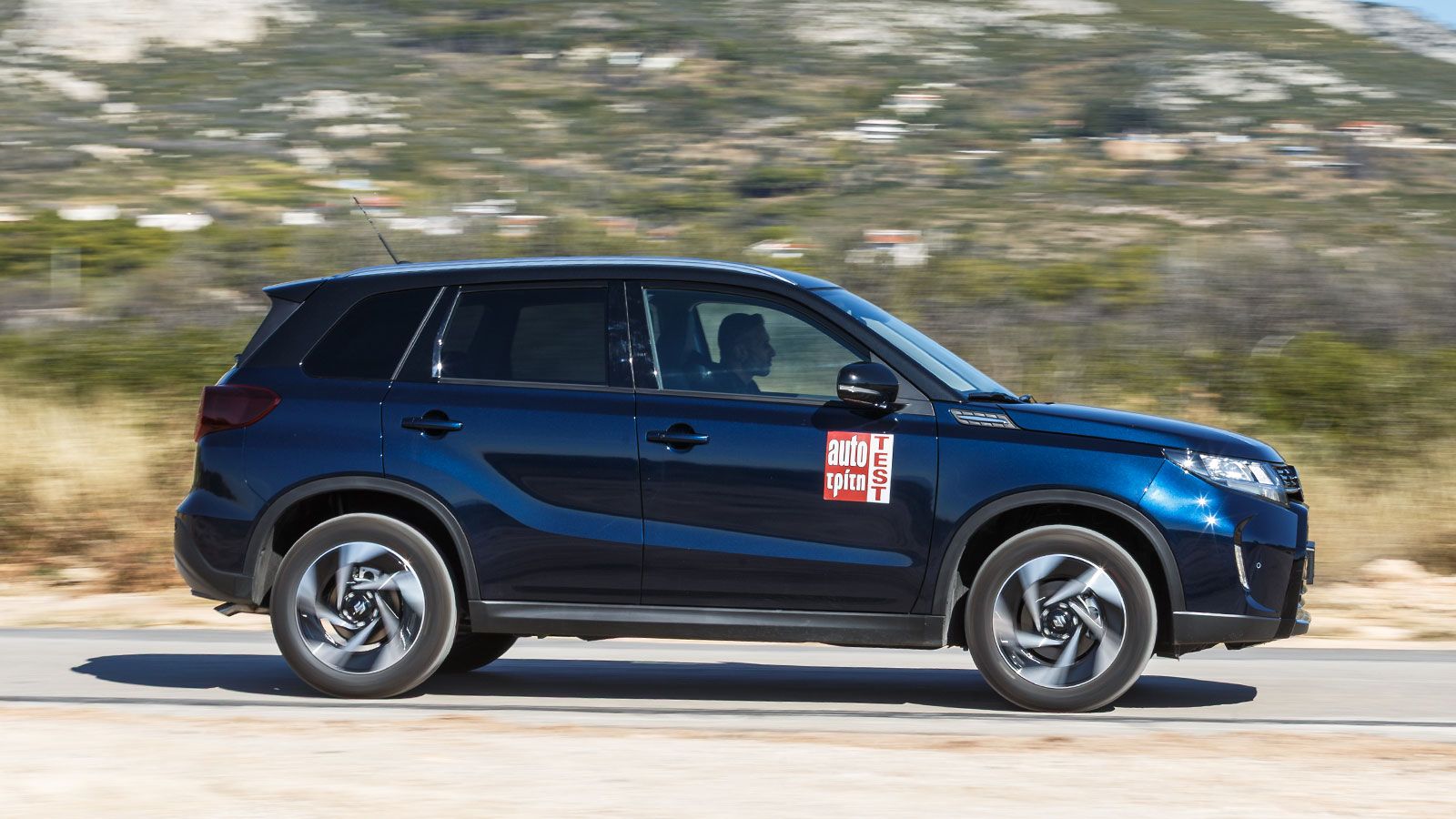 Τα προγράμματα Auto, Sport, Snow και Lock προσαρμόζουν τη λειτουργία της τετρακίνησης ανάλογα με τις συνθήκες, ενώ η μαλακή ανάρτηση και η αυξημένη απ