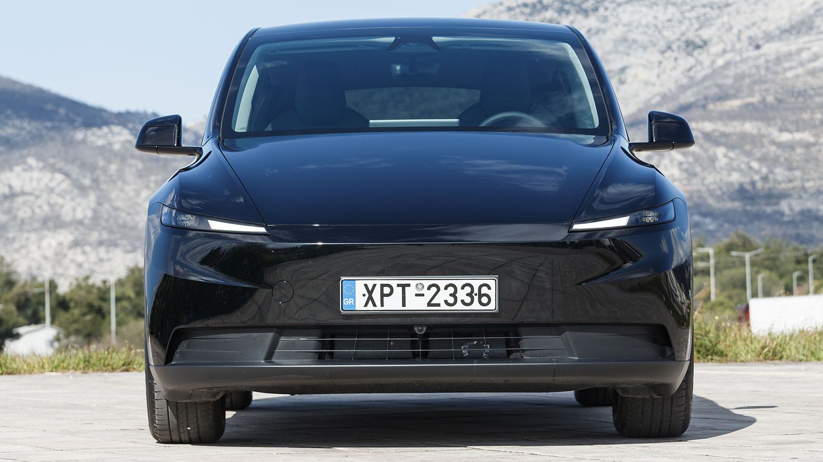 Δοκιμάζουμε τη βασική έκδοση του Tesla Model Y των 34 χιλιάδων ευρώ