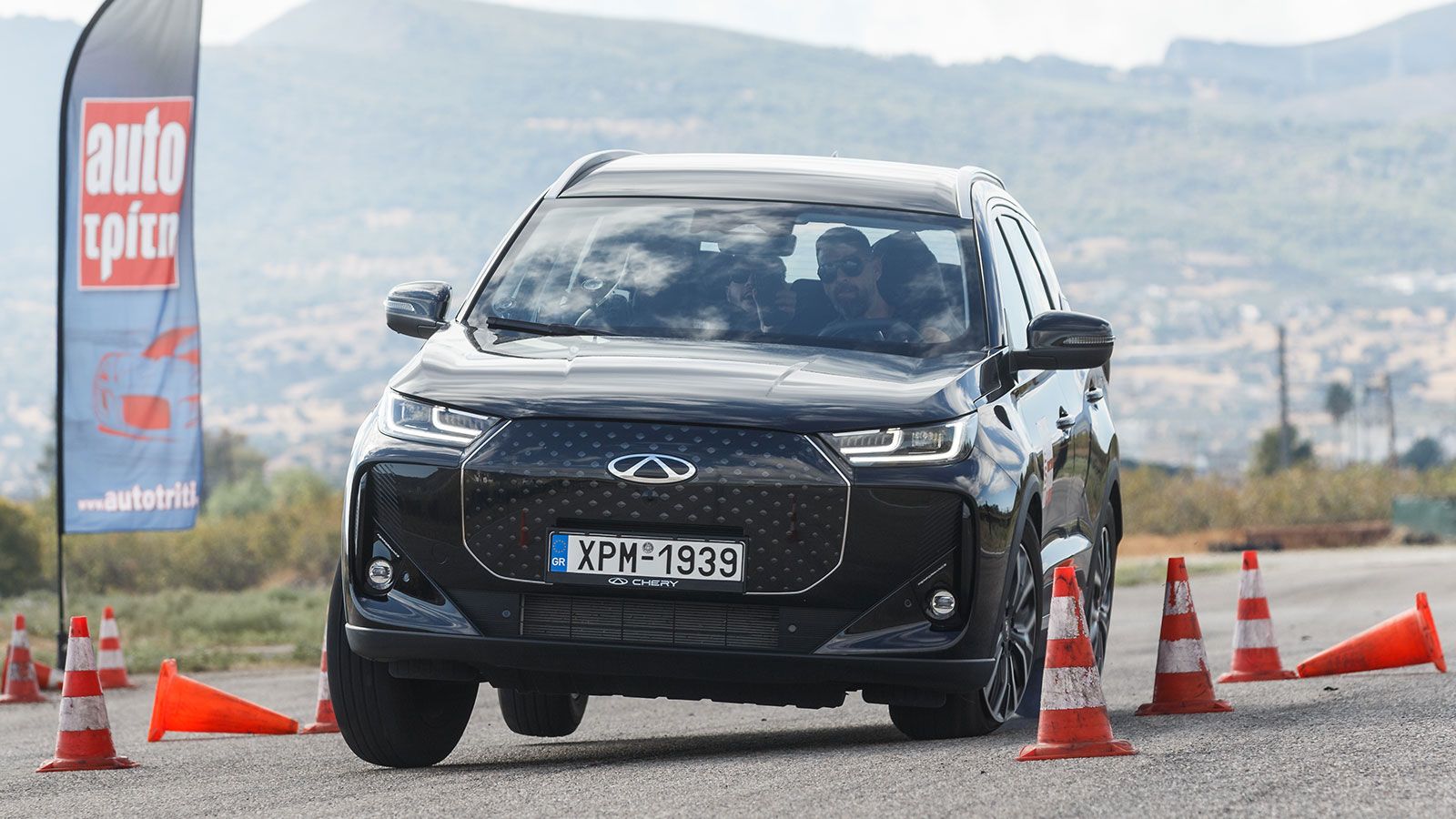 Πολύ καλή είναι η εικόνα και συμπεριφορά του Chery Tiggo 7 PHEV στο τεστ αποφυγής κινδύνου.