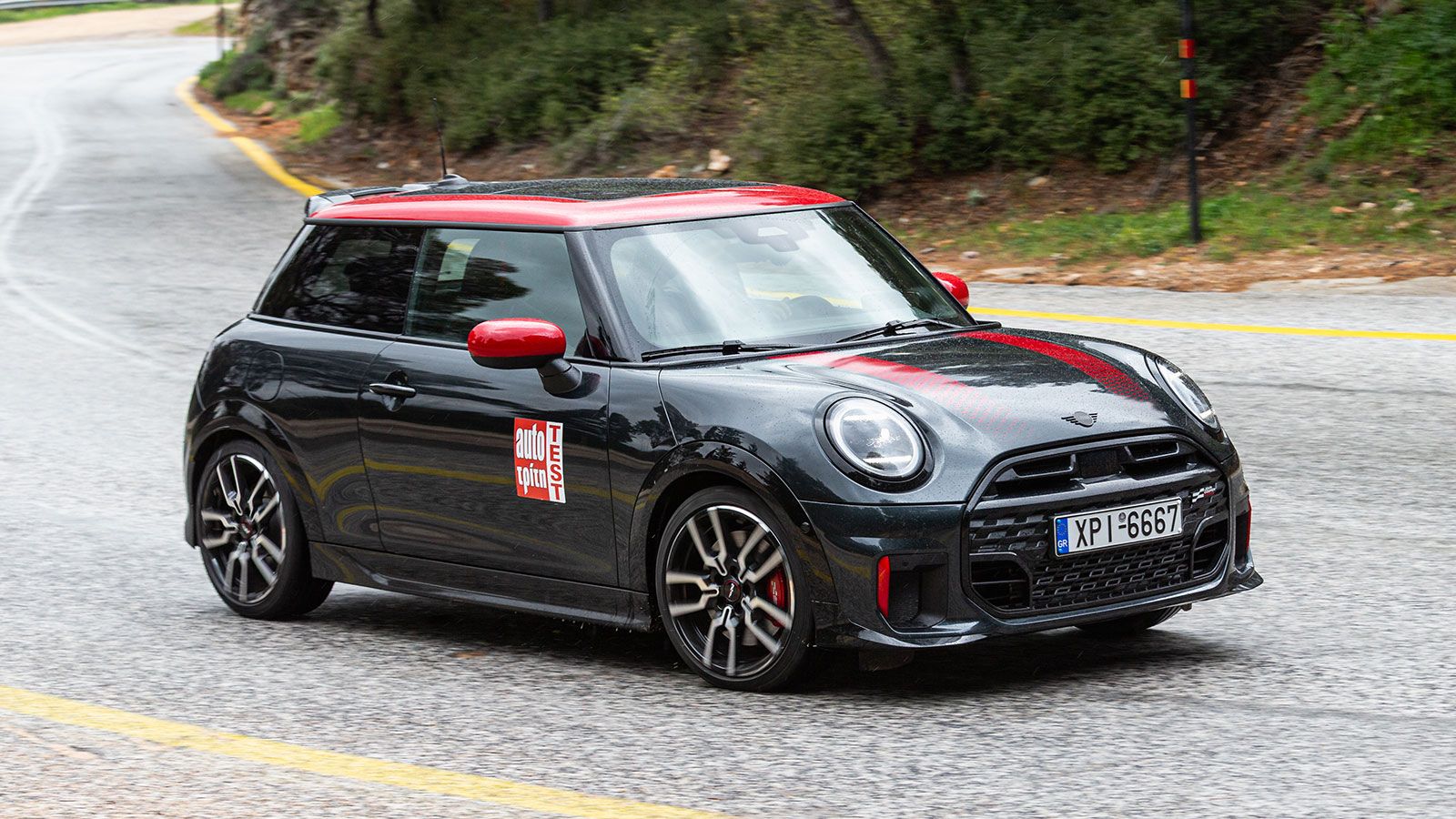 Δοκιμάζουμε την κορυφαία έκδοση του MINI Cooper S JCW των 231 ίππων