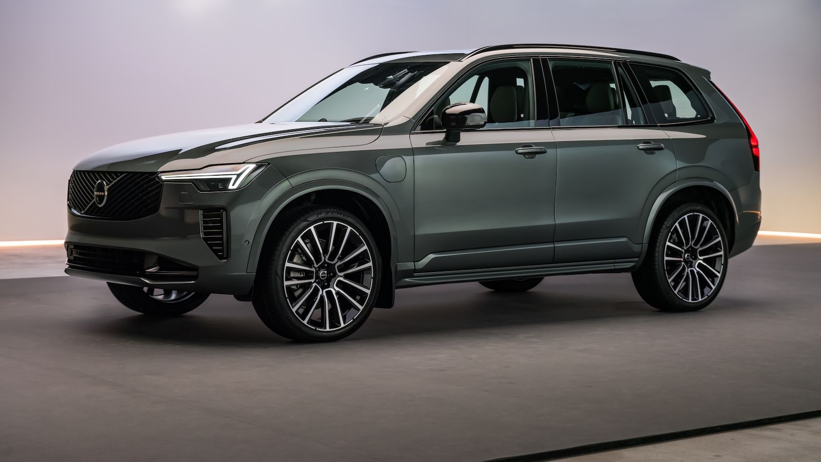 Volvo XC60 & XC90: Νέα Plug-in υβριδικά με μπαταρία μικρού ηλεκτρικού