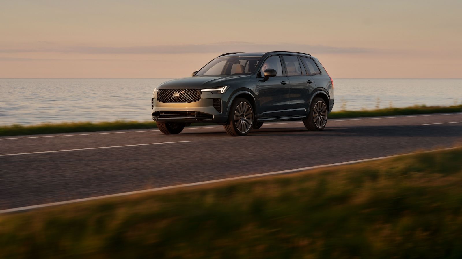 Volvo XC60 & XC90: Νέα Plug-in υβριδικά με μπαταρία μικρού ηλεκτρικού