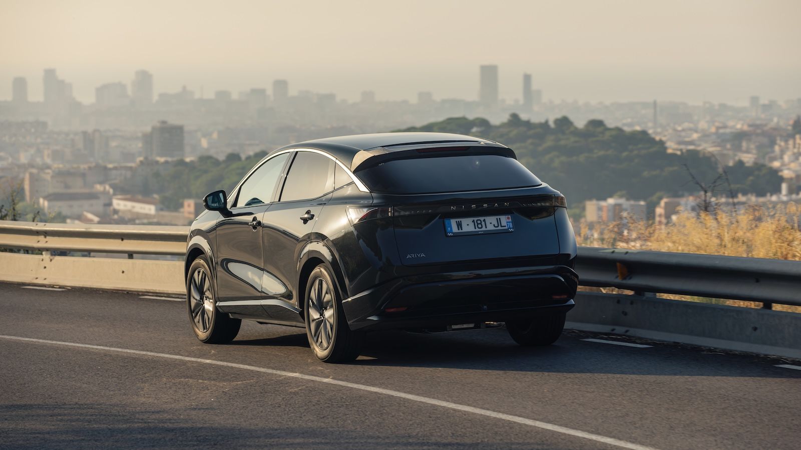solar-powered Ariya concept

