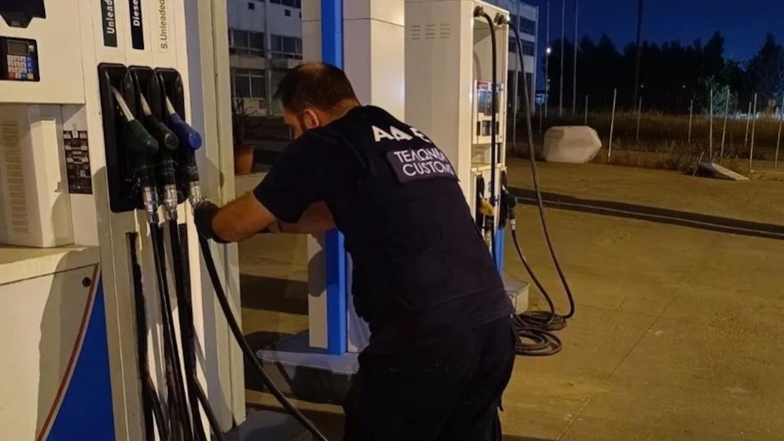 Διοικητικό πρόστιμο 10.000 ευρώ επιβλήθηκε σε πρατήριο υγρών καυσίμων στη Ραφήνα, μετά από αιφνιδιαστικό έλεγχο που βρήκε παραβάσεις στα συστήματα ασφ