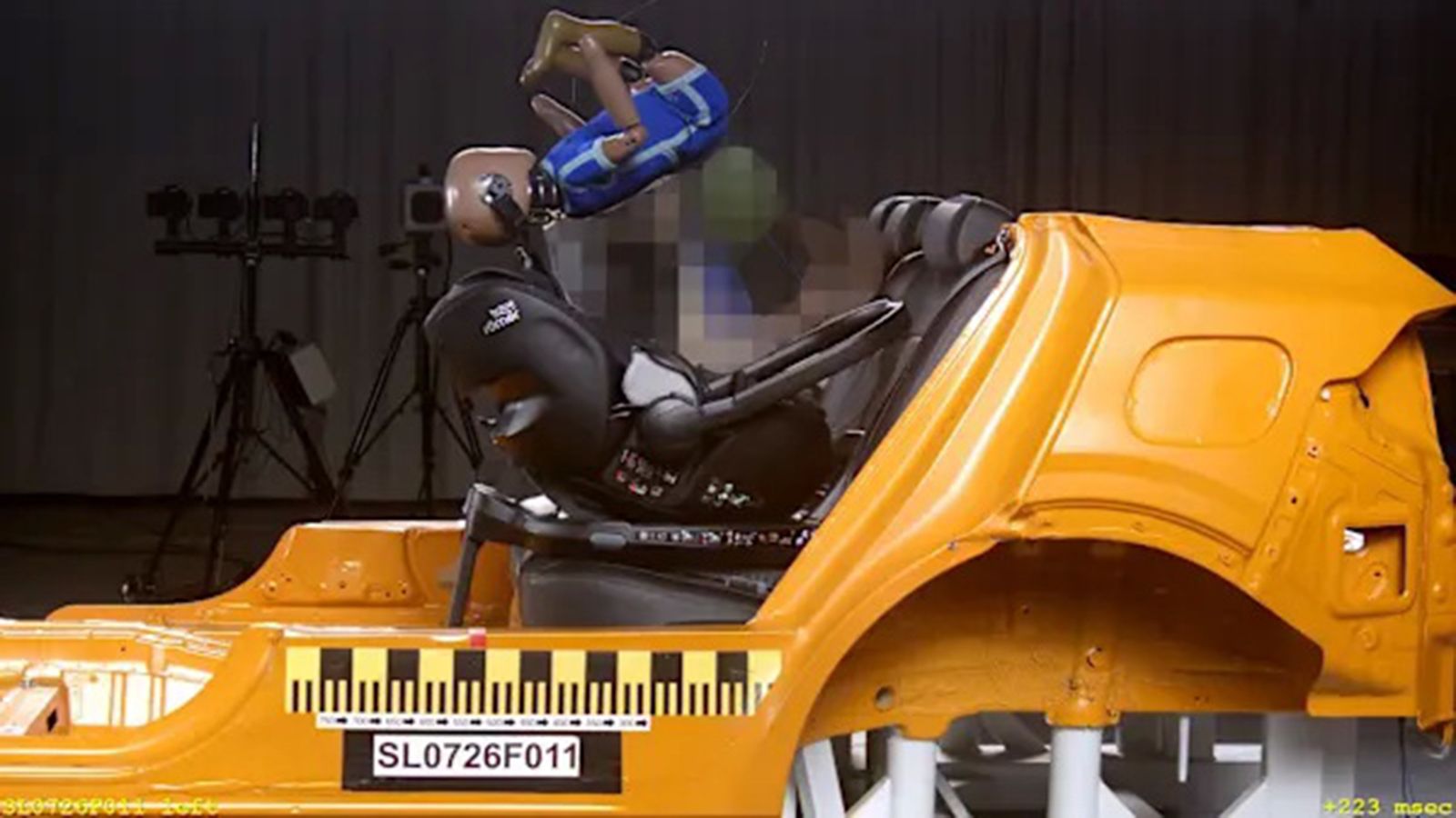 ADAC: Απέτυχαν 2 παιδικά καθίσματα σε crash test – Το ένα πωλείται στην Ελλάδα