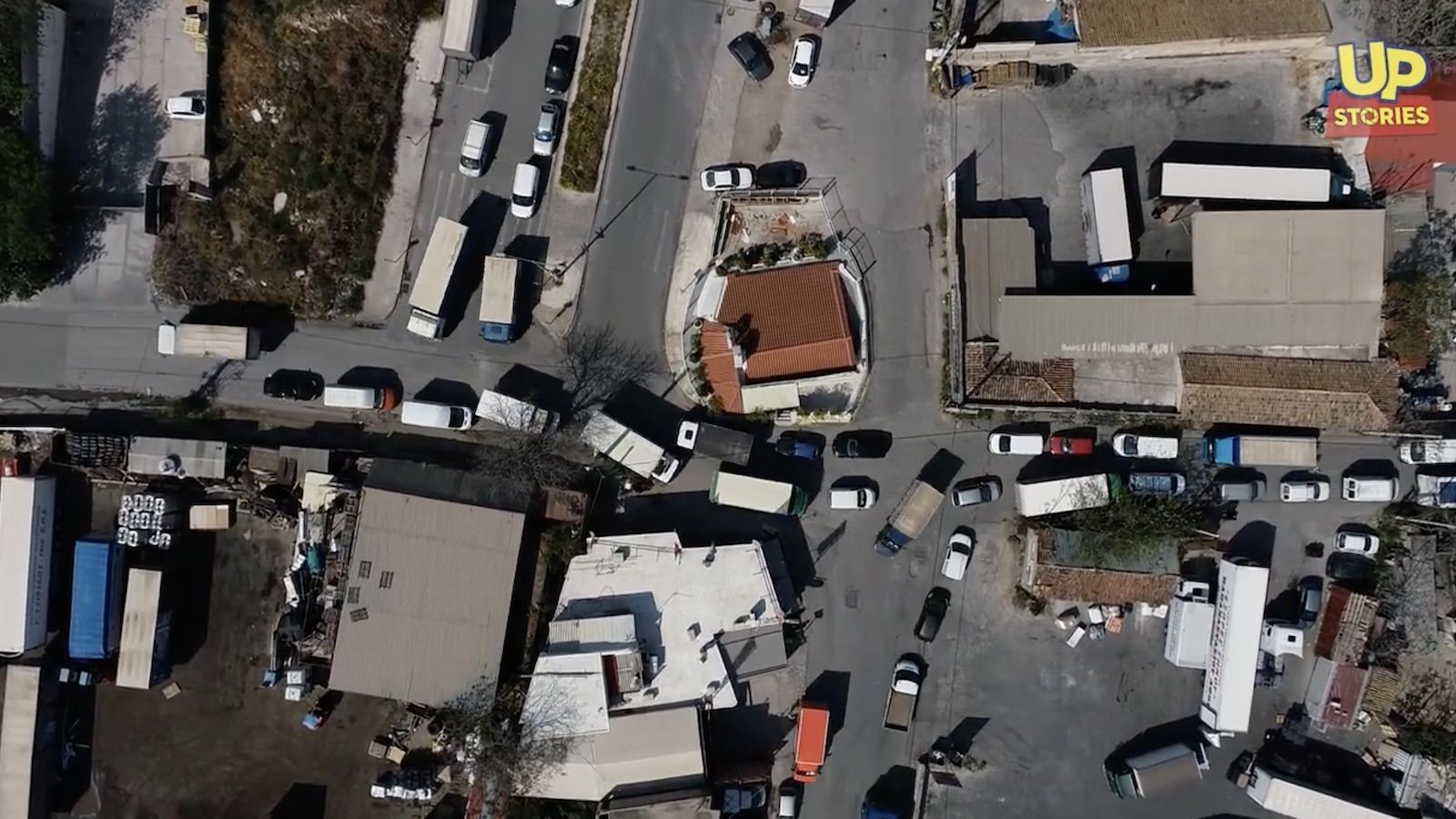 Σε δυναμικές κινητοποιήσεις και αποκλεισμό της ευρύτερης περιοχής του Ελαιώνα και του Βοτανικού προχωρούν οι επιχειρήσεις διαμεταφοράς τη Δευτέρα 6 Ιο