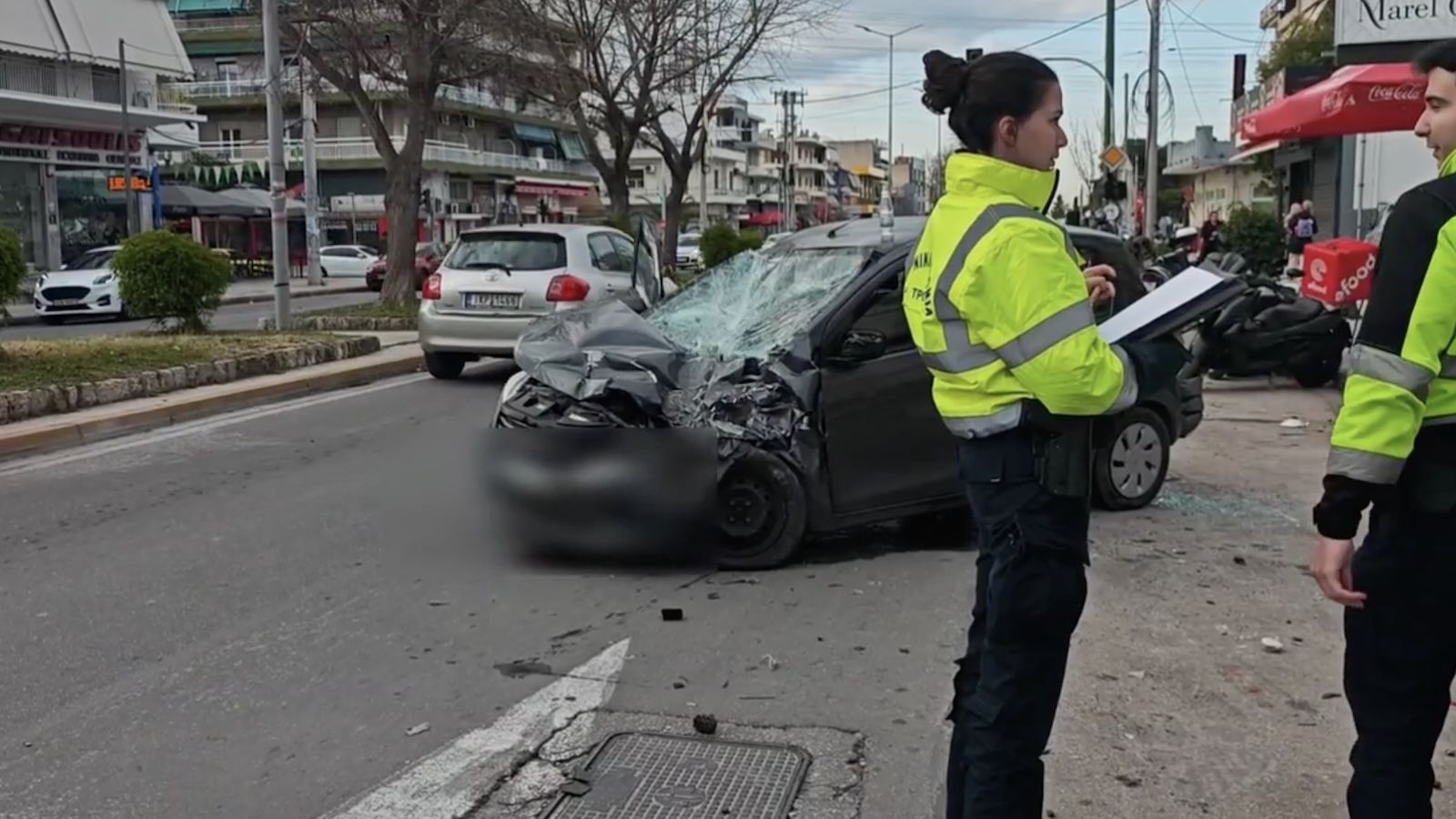 Σοβαρό τροχαίο στη Λεωφόρο Θηβών
