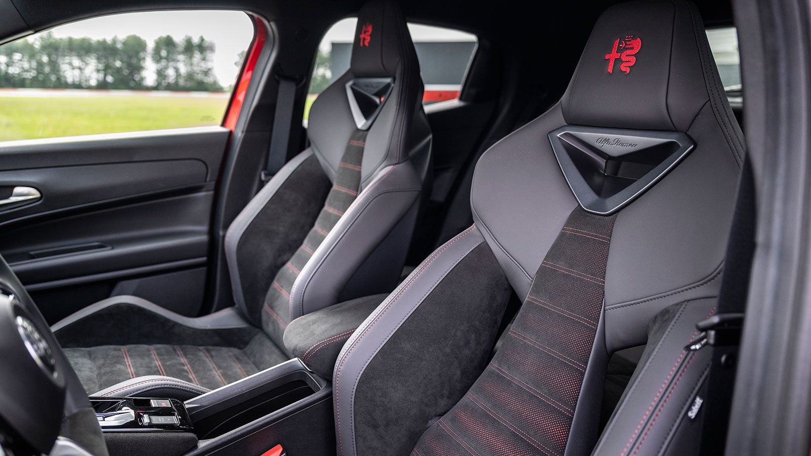 Alfa Romeo Junior: Είναι όμορφη, αλλά το καλύτερο είναι αλλού!