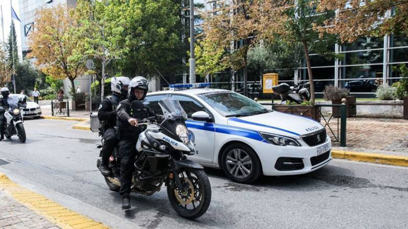Πειραιάς: 66χρονος έβρισε & χτύπησε αστυνομικό γιατί του έδωσε κλήση!