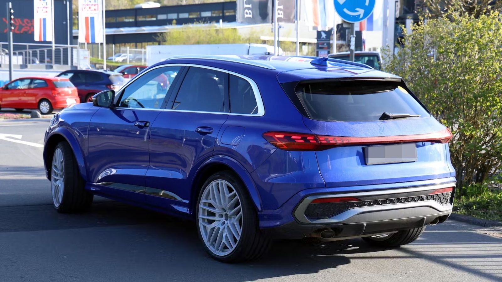 Audi RSQ5: Το πανίσχυρο SUV των 630 ίππων «πιάστηκε» στις πρώτες δοκιμές