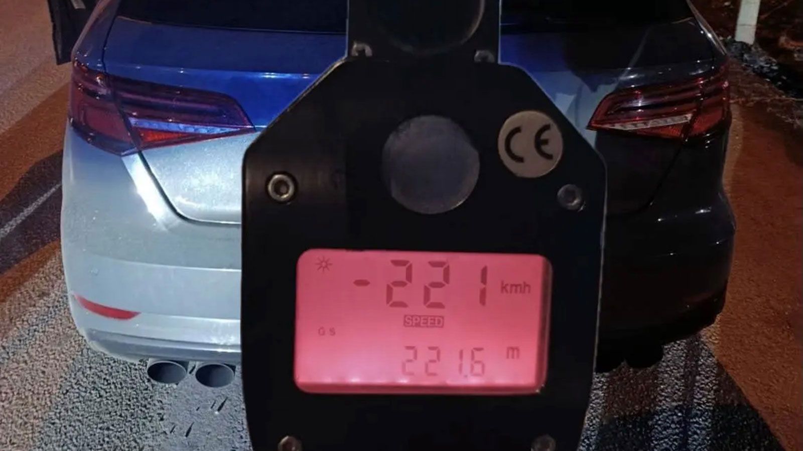 Ο οδηγός του Audi S3 πιάστηκε να κινείται με 221 χλμ./ώρα σε δρόμο με όριο 120 χλμ./ώρα.