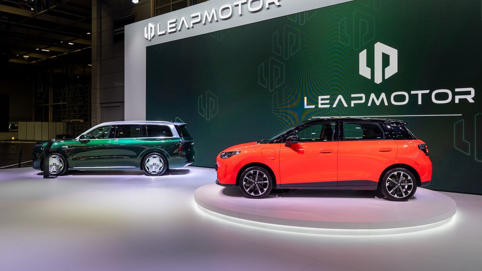 Leapmotor: Απόβαση στο Παρίσι με το B03 και την ναυαρχίδα D19