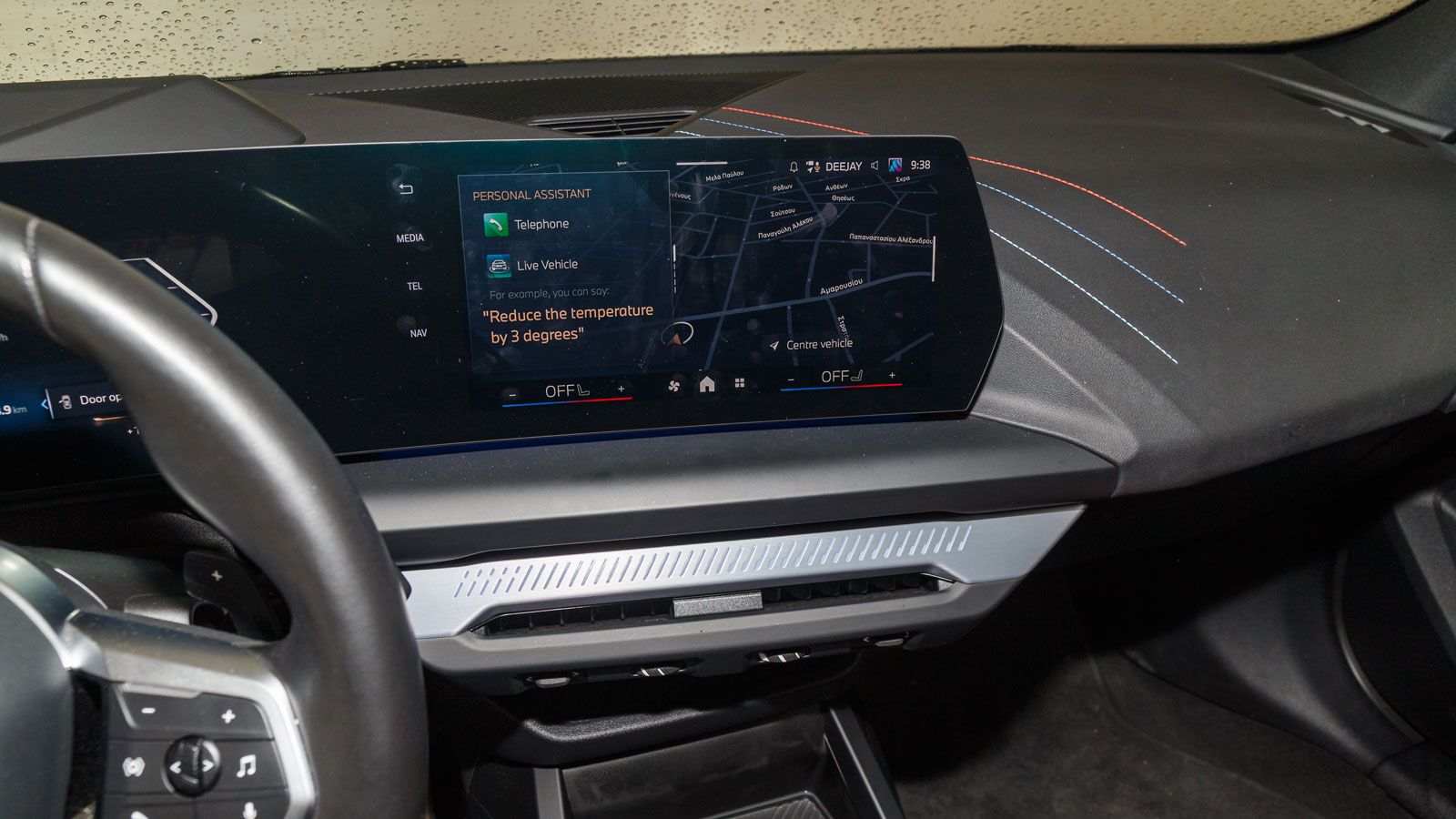 Η BMW Σειρά 1 διαθέτει την τελευταία έκδοση του BMW iDrive με QuickSelect για διαισθητικό και άνετο χειρισμό των λειτουργιών του οχήματος.