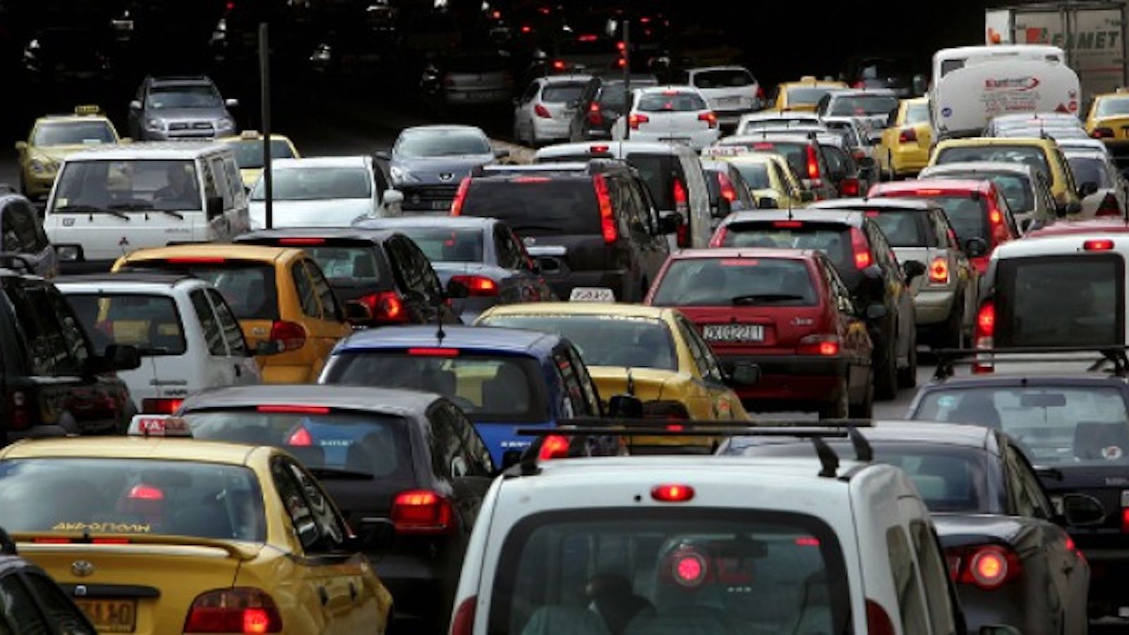 Η Ελλάδα καταγράφει αρνητικό ρεκόρ και στη μέση ηλικία των φορτηγών, με μέση ηλικία 22,9 έτη.