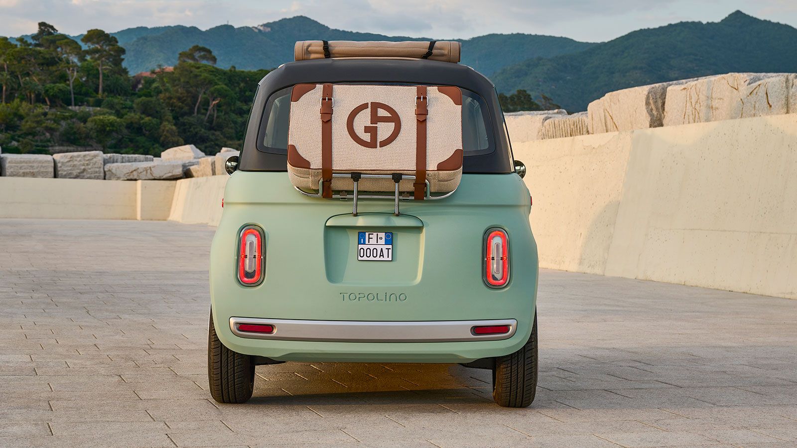 Με ταχύτητα κίνησης έως 45 χλμ./ώρα, το Fiat Topolino περιορίζεται σε αμιγώς αστικές συνθήκες κίνησης. Έτσι δεν χρειάζεται και κανονικό δίπλωμα αυτοκι