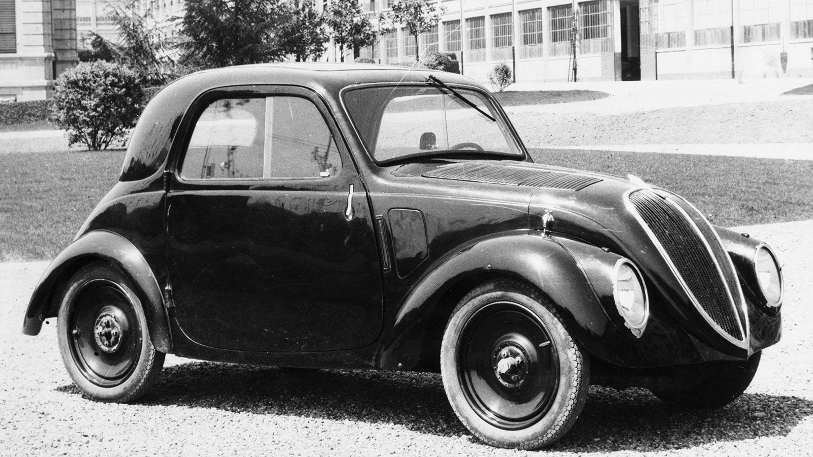 Το Fiat Topolino του 1936 ήταν ο προπομπός του Fiat 500. Σήμερα το Topolino έχει τη δική του θέση στην γκάμα της Fiat, αποτελώντας το πιο μικρό και απ