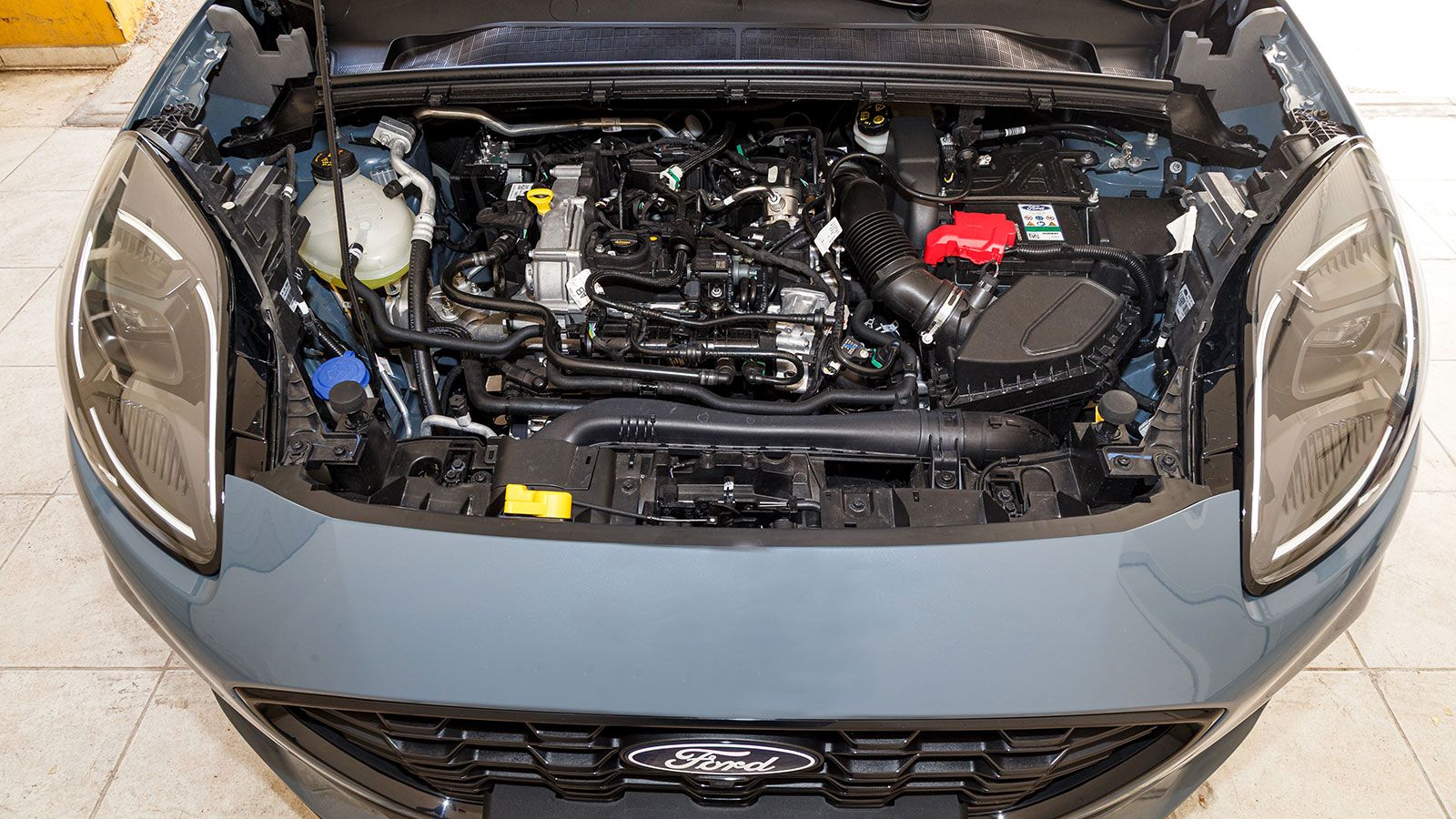 Ο τρικύλινδρος 1,0 EcoBoost της Ford, που χρησιμιποιεί σήμερα το Puma διαθέτει τέσσερις βαλβίδες σε κάθε κύλινδρο.