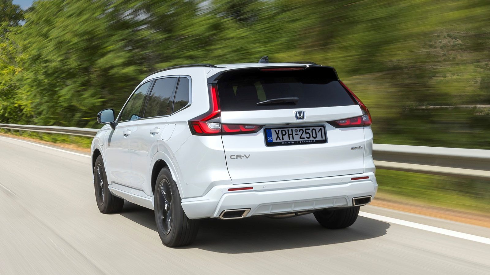 Σύμφωνα με τις μετρήσεις του Test Center του AutoΤρίτη, το CR-V e:PHEV καταναλώνει μόλις 5,5 λτ./100 χλμ. στον αυτοκινητόδρομο, τιμή που μεταφράζεται 