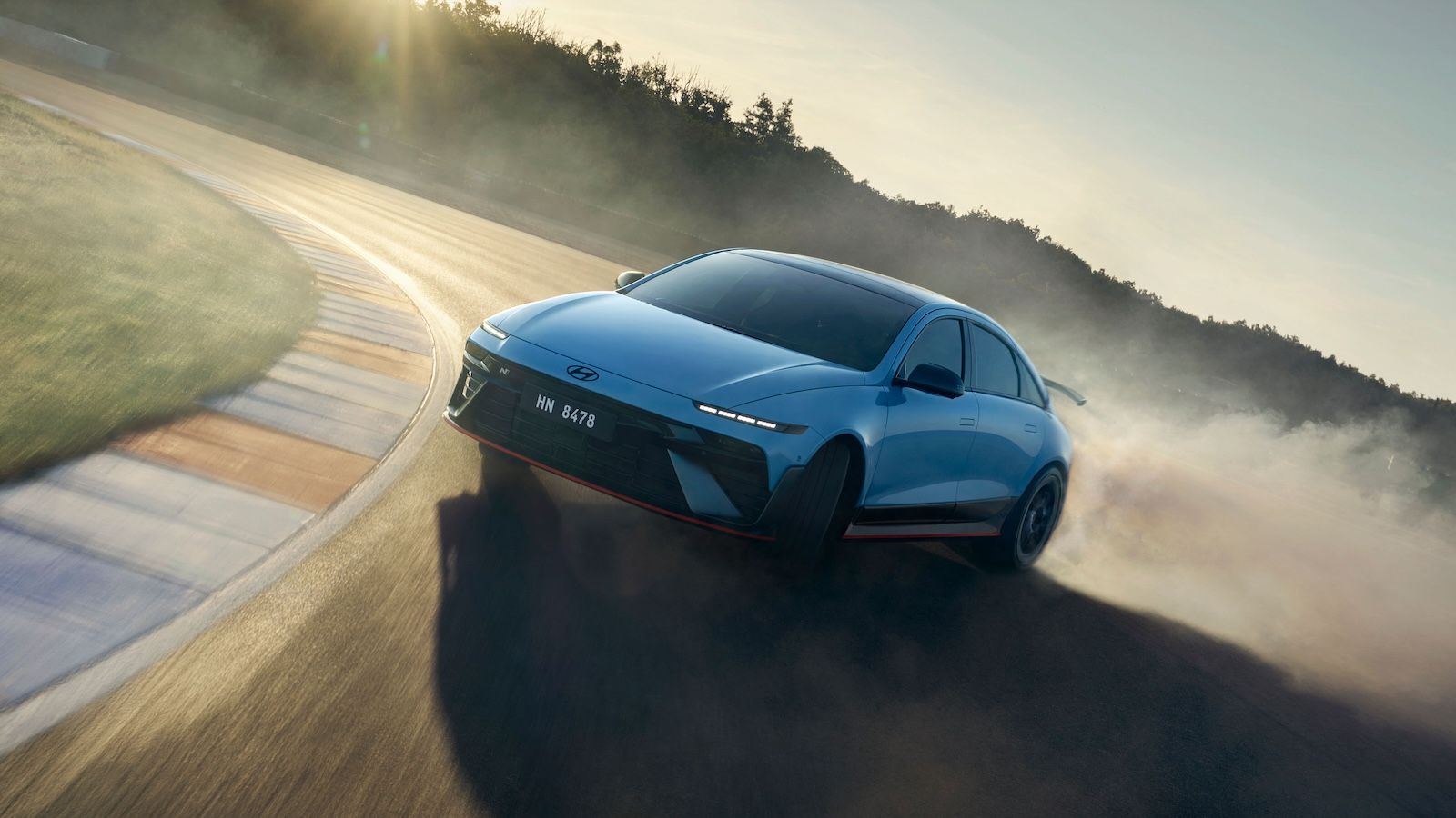 Nürburgring: Το Hyundai Ioniq 6 N των 650 ίππων τα βάζει με το Nissan GT-R R35