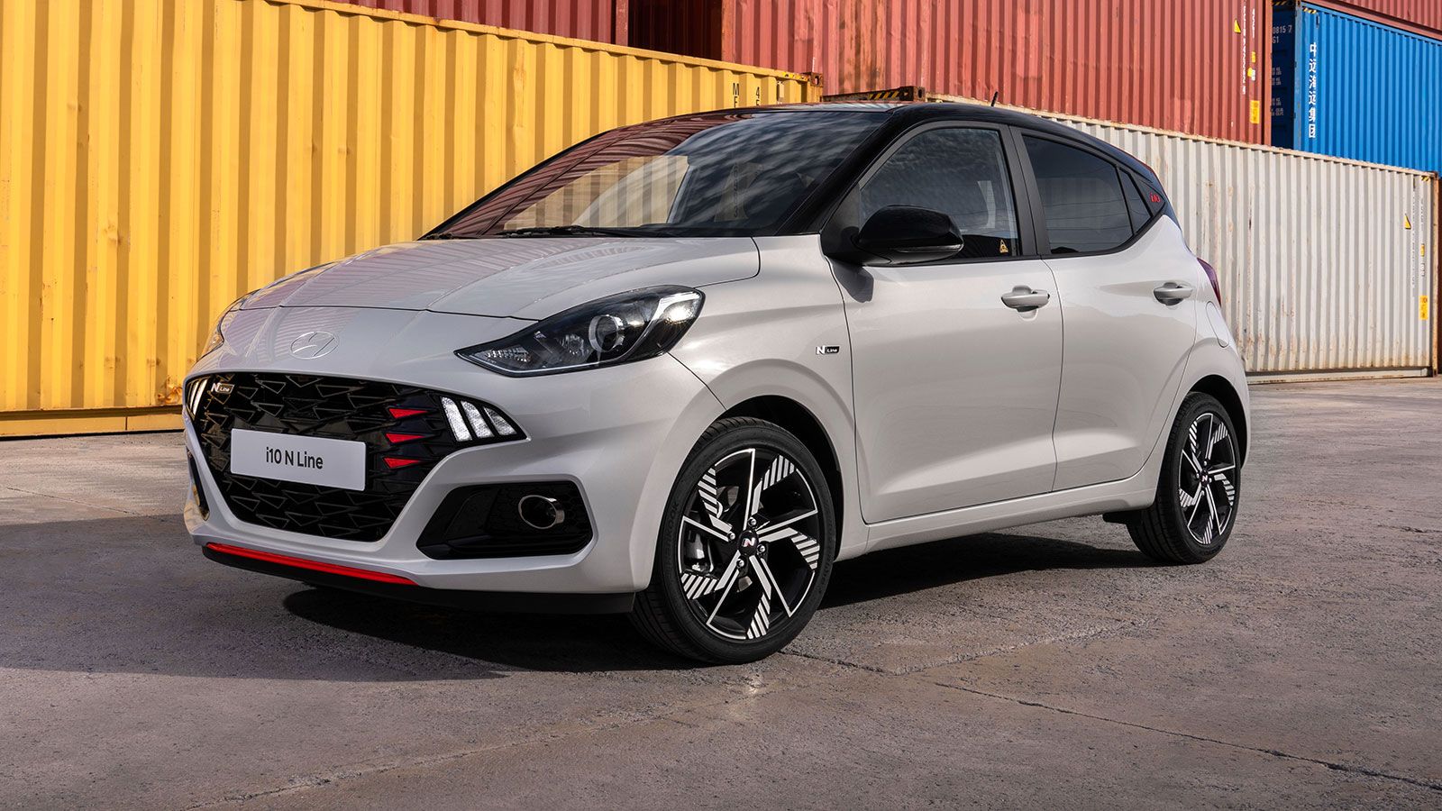 Το Hyundai i10 είναι διαθέσιμο σε όλες τις εκδόσεις του σε τιμές που δεν ξεπερνούν τις 20.000 ευρώ. 