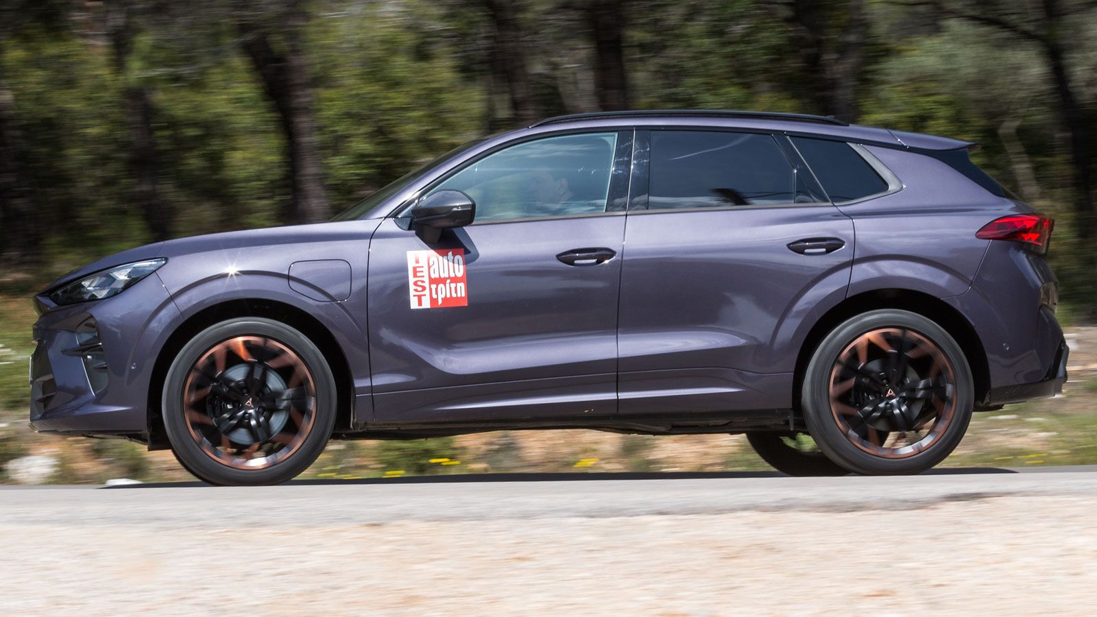 Τα δύο CUPRA e-Hybrid έχουν ίδια υποσχόμενη ηλεκτρική αυτονομία, γύρω στα 110-120 χλμ., με το μεγαλύτερο ρεζερβουάρ που έχει το Terramar να του διασφα