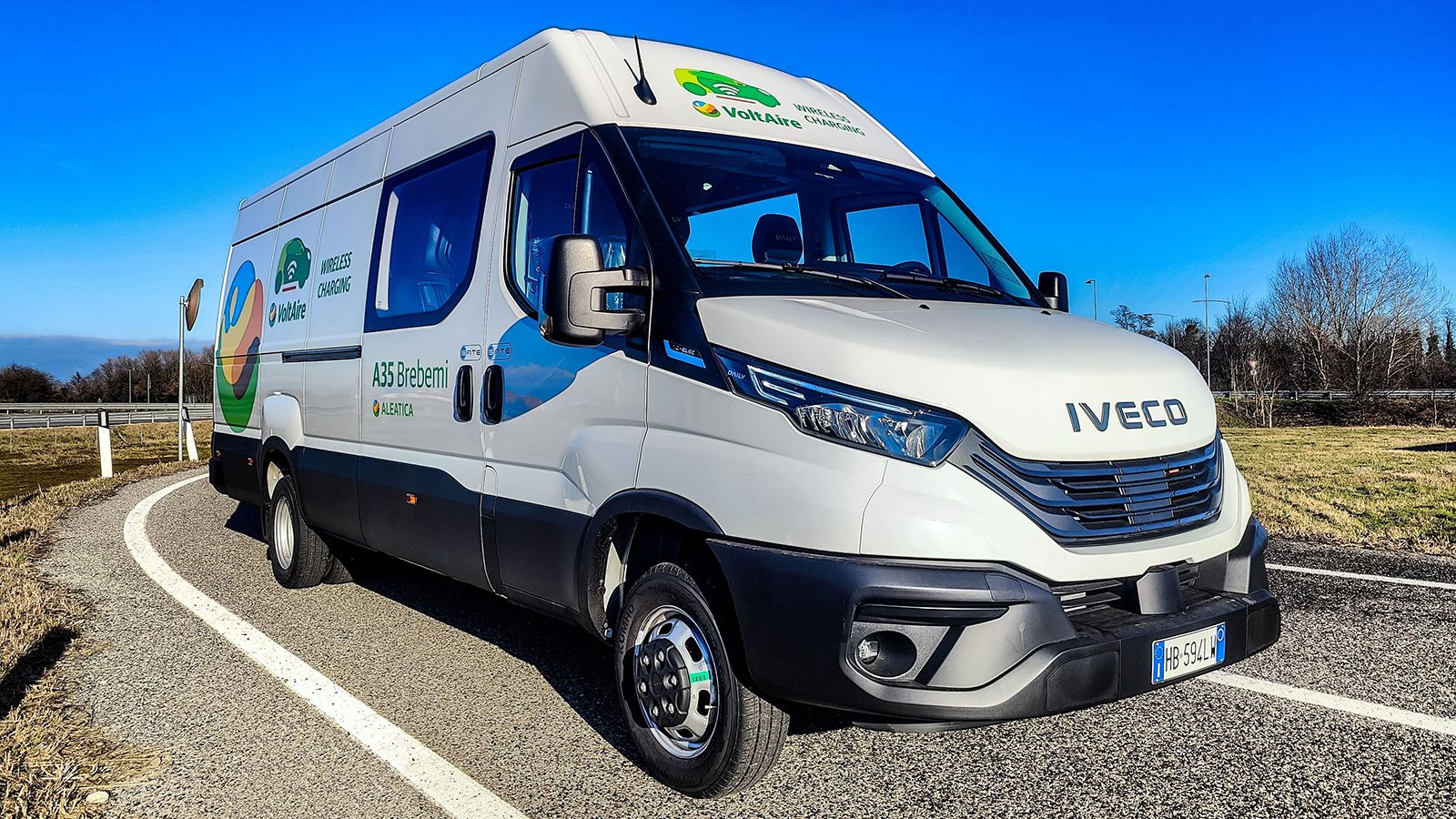 Το Iveco eDaily θα δοκιμαστεί σε ερευνητικό πρόγραμμα στην Ιταλία με σύστημα ασύρματης / επαγωγικής φόρτισης κατά την κίνηση του σε αυτοκινητόδρομο. 
