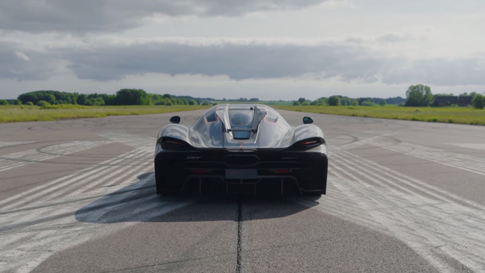 Η Koenigsegg Jesko Absolut ξαναγράφει την ιστορία με νέα σοκαριστικά ρεκόρ ταχύτητας