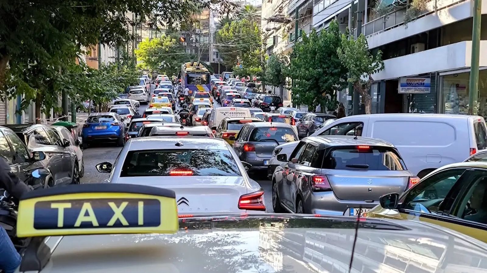 143 χαμένες ώρες στην κίνηση: Η Αθήνα 4η χειρότερη πόλη στην Ευρώπη