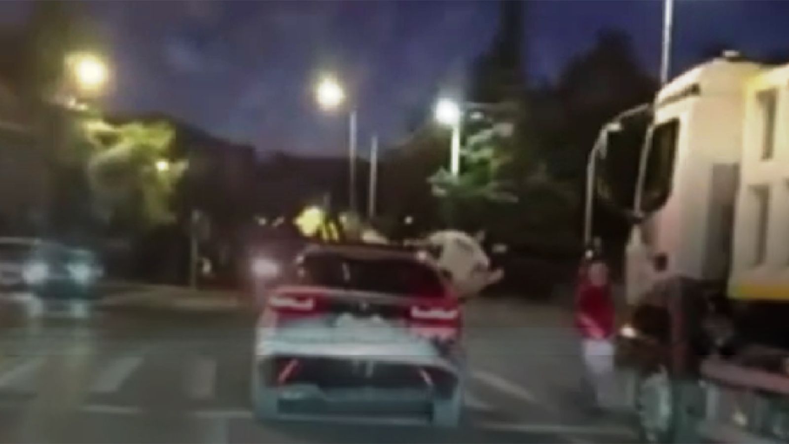Συνελήφθη 21χρονος που «έκαψε» κόκκινο και κόντεψε να χτυπήσει πεζό!