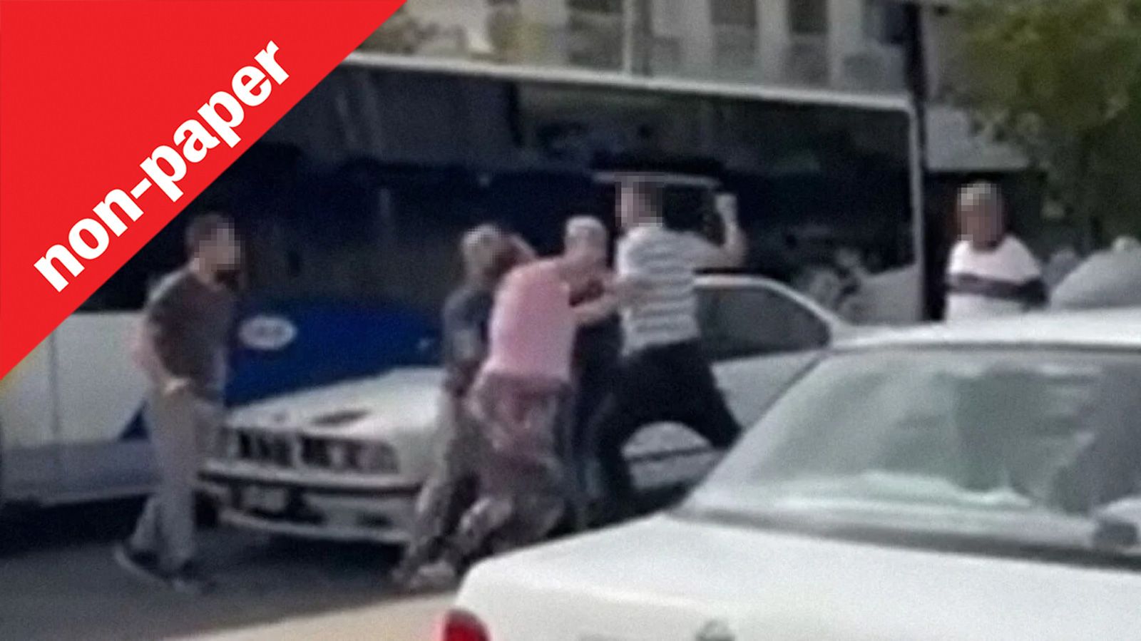 Γιατί οι Έλληνες σήμερα «παίζουν ξύλο» στους δρόμους με το παραμικρό;