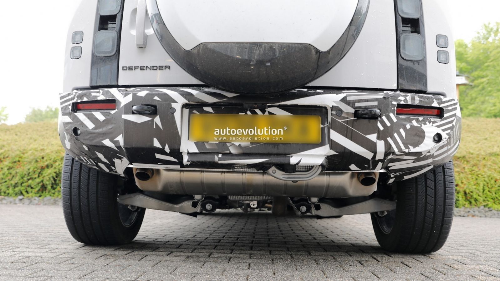 Land Rover Defender: Τι αλλάζει στο δημοφιλές Off-Roader