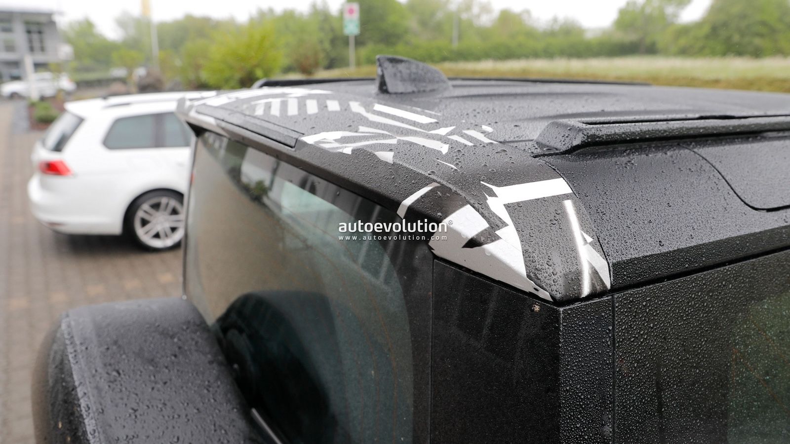Land Rover Defender: Τι αλλάζει στο δημοφιλές Off-Roader