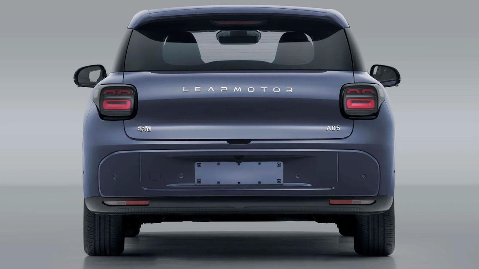 Η Leapmotor, υποστηριζόμενη από τον όμιλο Stellantis, έχει μια απλοποιημένη προσέγγιση στις πωλήσεις με κάθε μοντέλο να προσφέρεται σε ένα πλήρες επίπ