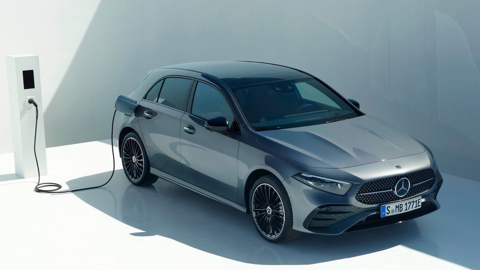 Mercedes A-Class: Γίνεται και ηλεκτρική στη νέα της γενιά!