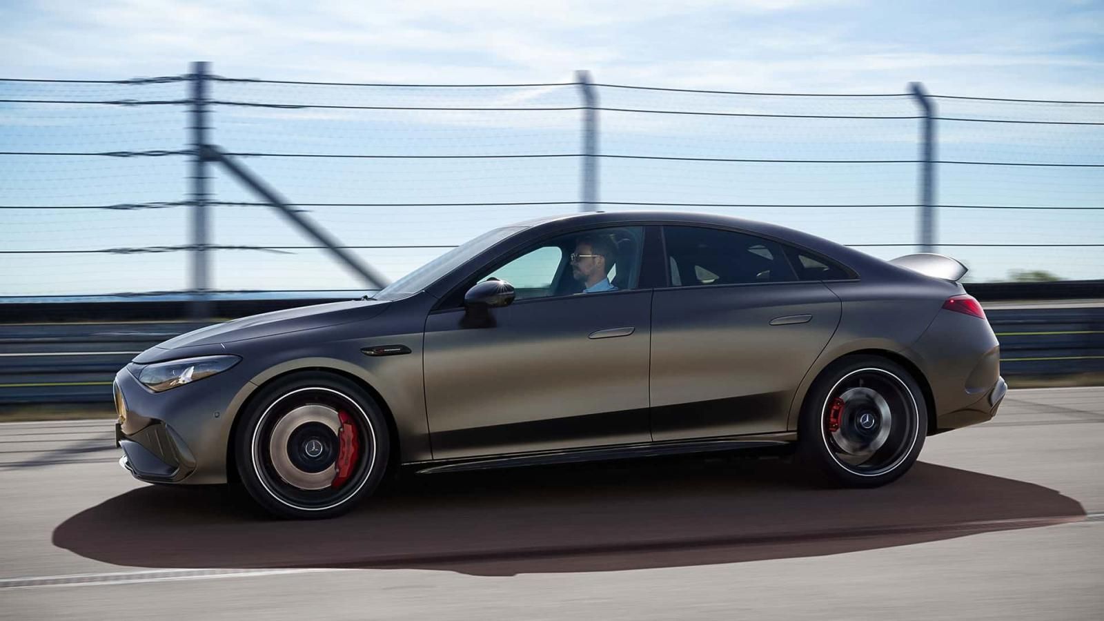 Νέα Mercedes-AMG CLA 45: Με 680 ίππους και επιδόσεις υπεραυτοκινήτου   