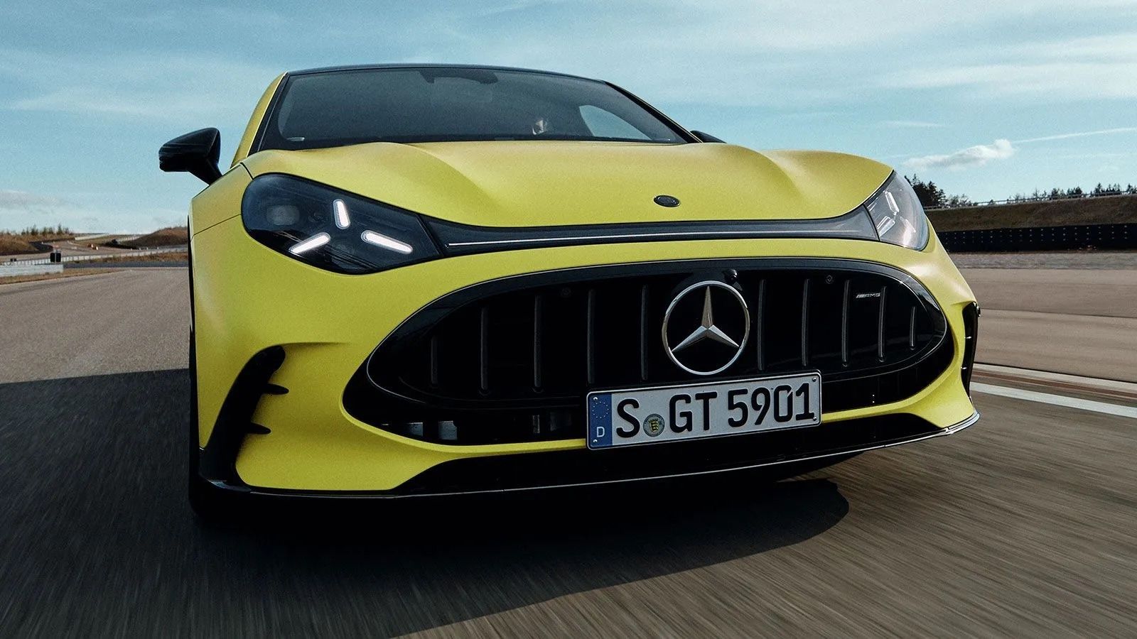 Η νέα Mercedes-AMG GT 4-Door κουπέ ανοίγει ένα ολοκαίνουργιο, αμιγώς ηλεκτρικό κεφάλαιο στην ιστορία της γερμανικής φίρμας, αποχαιρετώντας οριστικά το