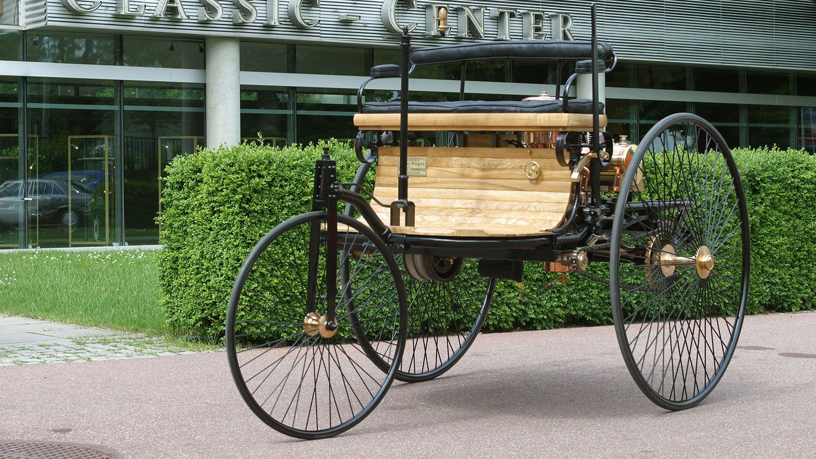 Το «Benz Patent-Motorwagen» του Carl Benz, το πρώτο αυτοκίνητο στην ιστορία, με το οποίο η Bertha Benz πραγματοποίησε το πρώτο ταξίδι με αυτοκίνητο.