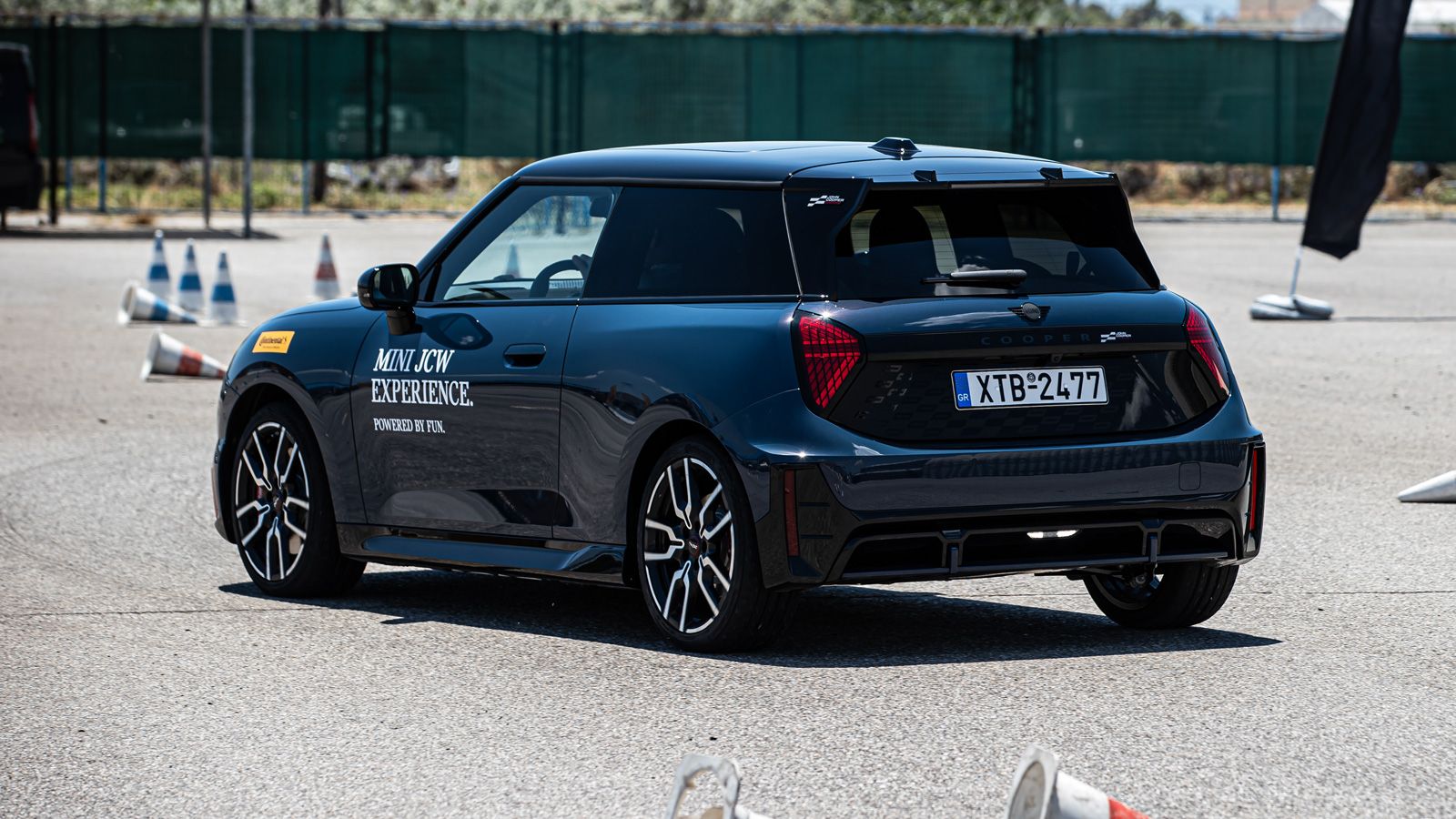 Οδηγούμε όλα τα MINI JCW στην πίστα των Μεγάρων