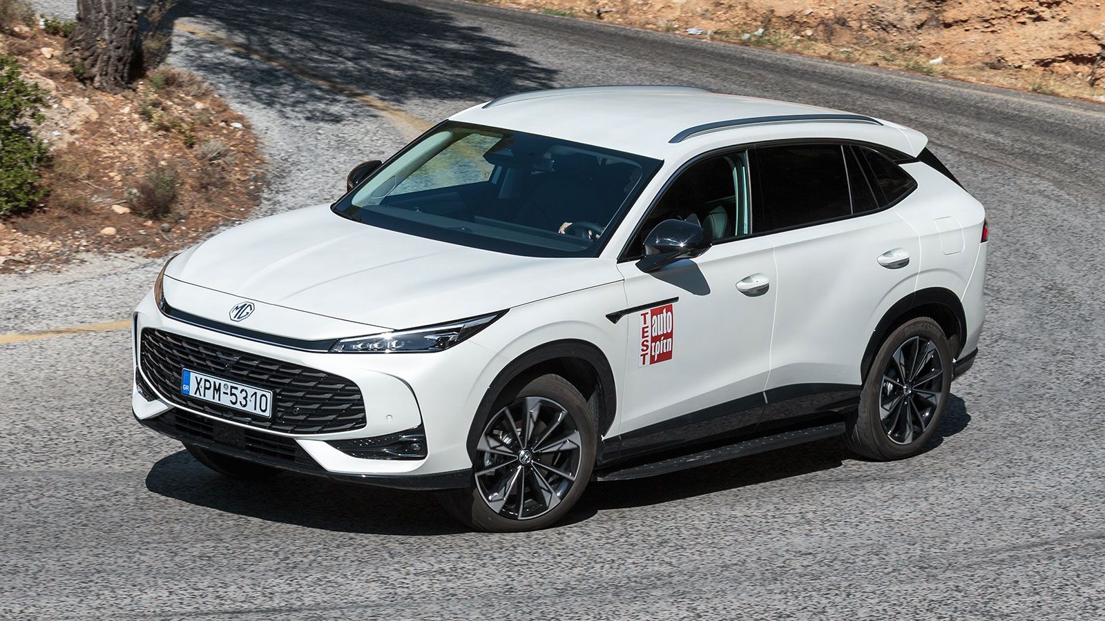 Το MG e-HS είναι το Plug-in υβριδικό αυτοκίνητο της μάρκας και ένα από τα πιο ολοκληρωμένα και προσιτά αυτοκίνητα της κατηγορίας του με επαναφορτιζόμε