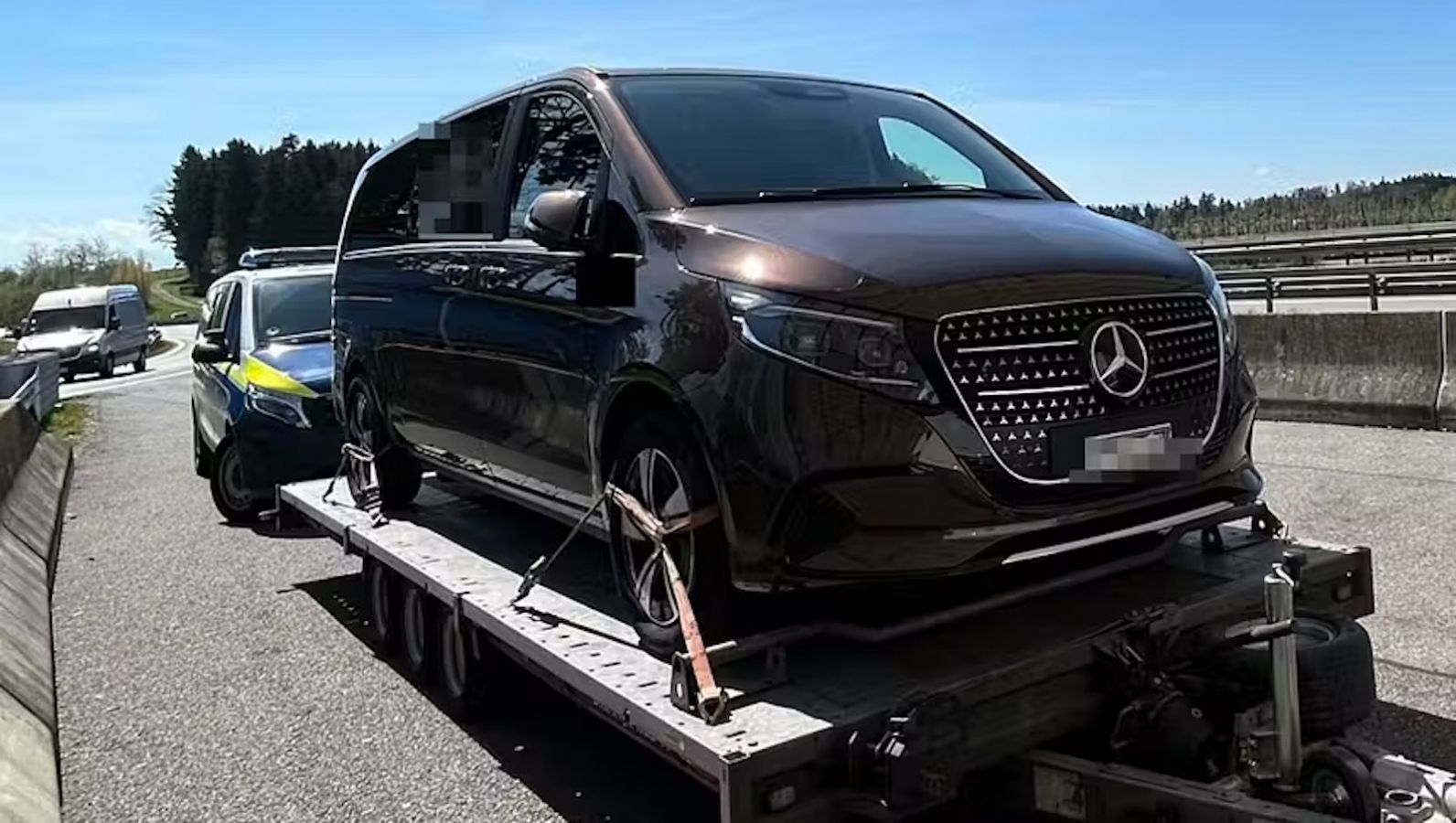 Νεκροφόρα έφαγε πρόστιμο-μαμούθ 30.000 ευρώ σε τελωνειακό έλεγχο