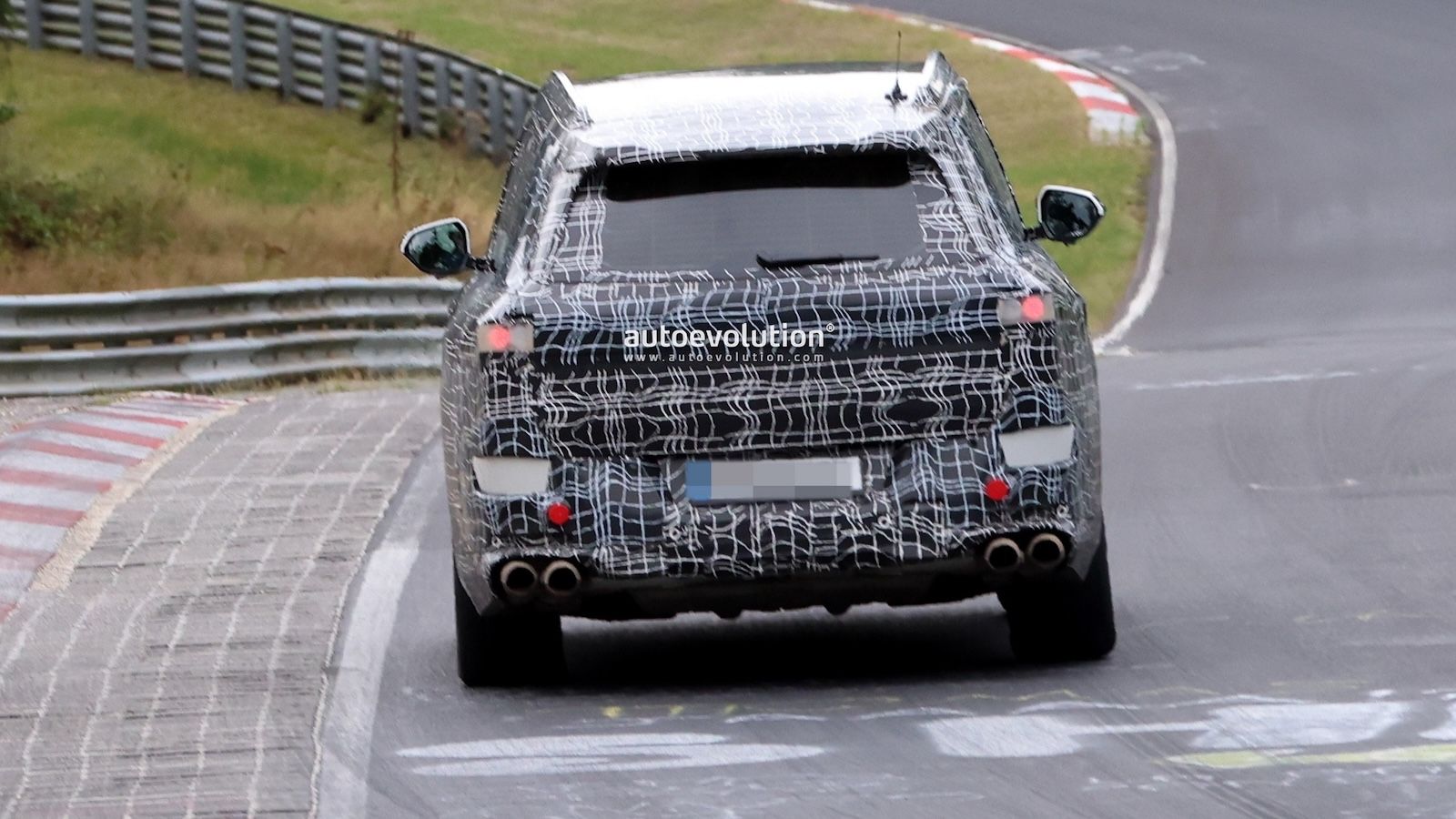 Η νέα BMW X7 M60 «συλλαμβάνεται» στο Nürburgring με V8