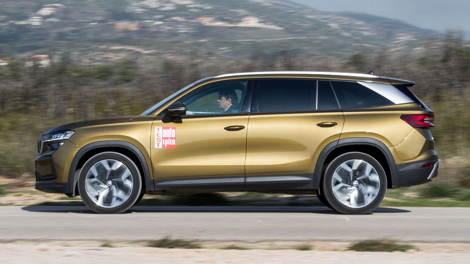 Το καλύτερο πρόσωπό του ο 1,5 TSI του Skoda το δείχνει στις μεσαίες στροφές, ενώ μια υποψία υστέρησης χαμηλά καλύπτεται αριστοτεχνικά τόσο από την ηλε